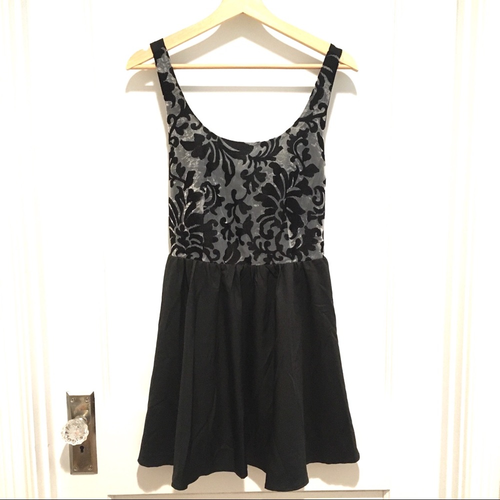 ⭐️ NWT LF Angel Biba Black & Gray Skater Dress 8